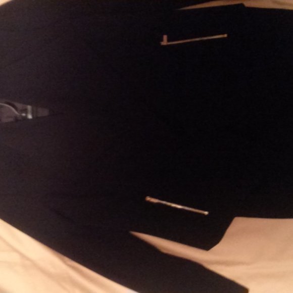 Business Suit - Picture 7 of 9